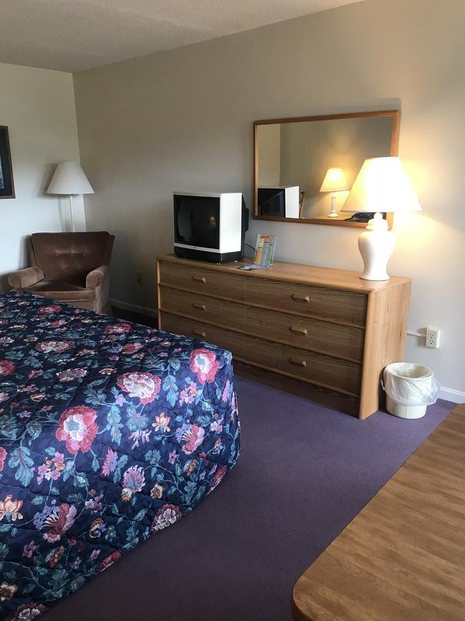 Four Seasons Motor Inn Twin Mountain Екстериор снимка