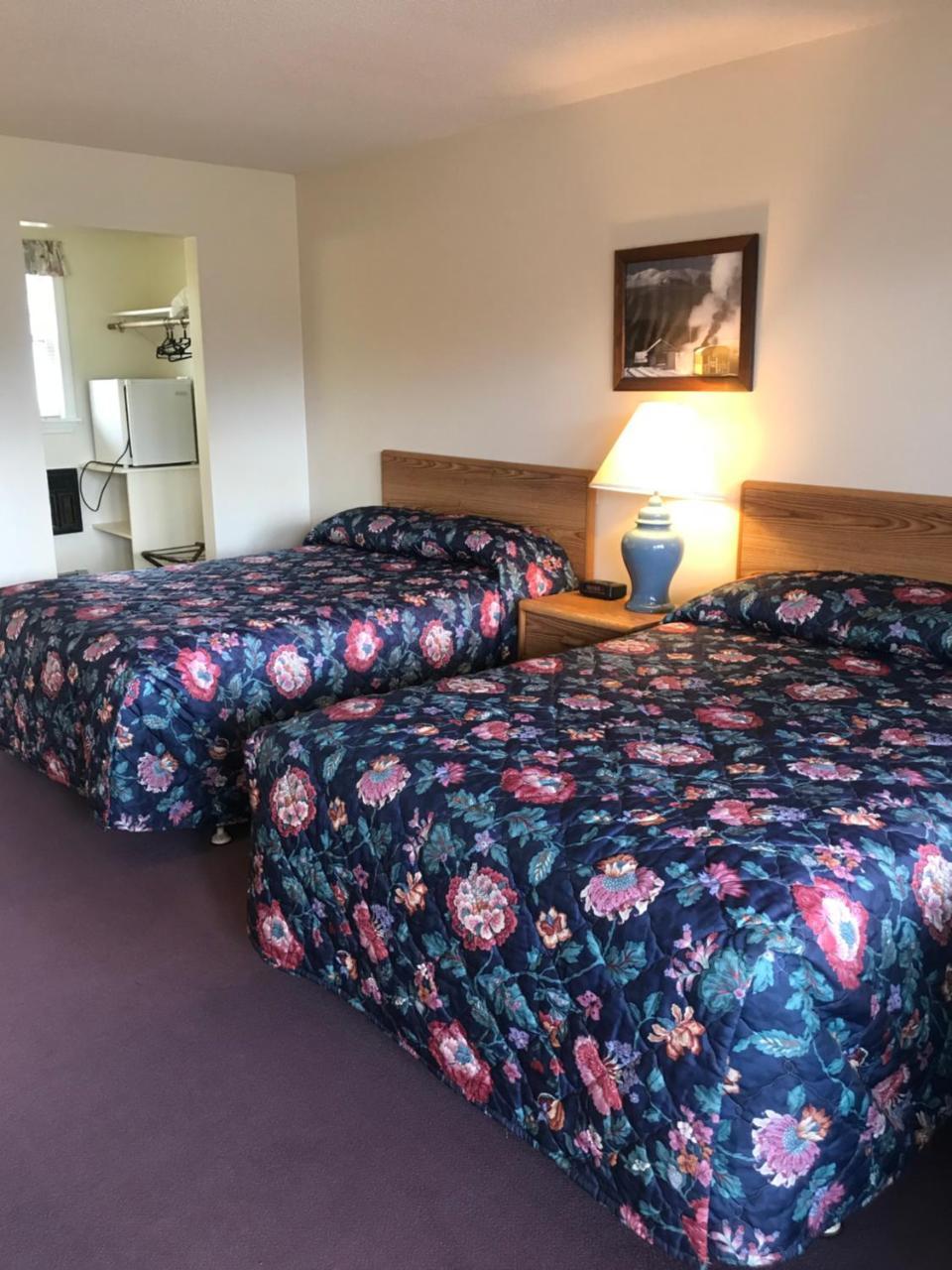 Four Seasons Motor Inn Twin Mountain Екстериор снимка