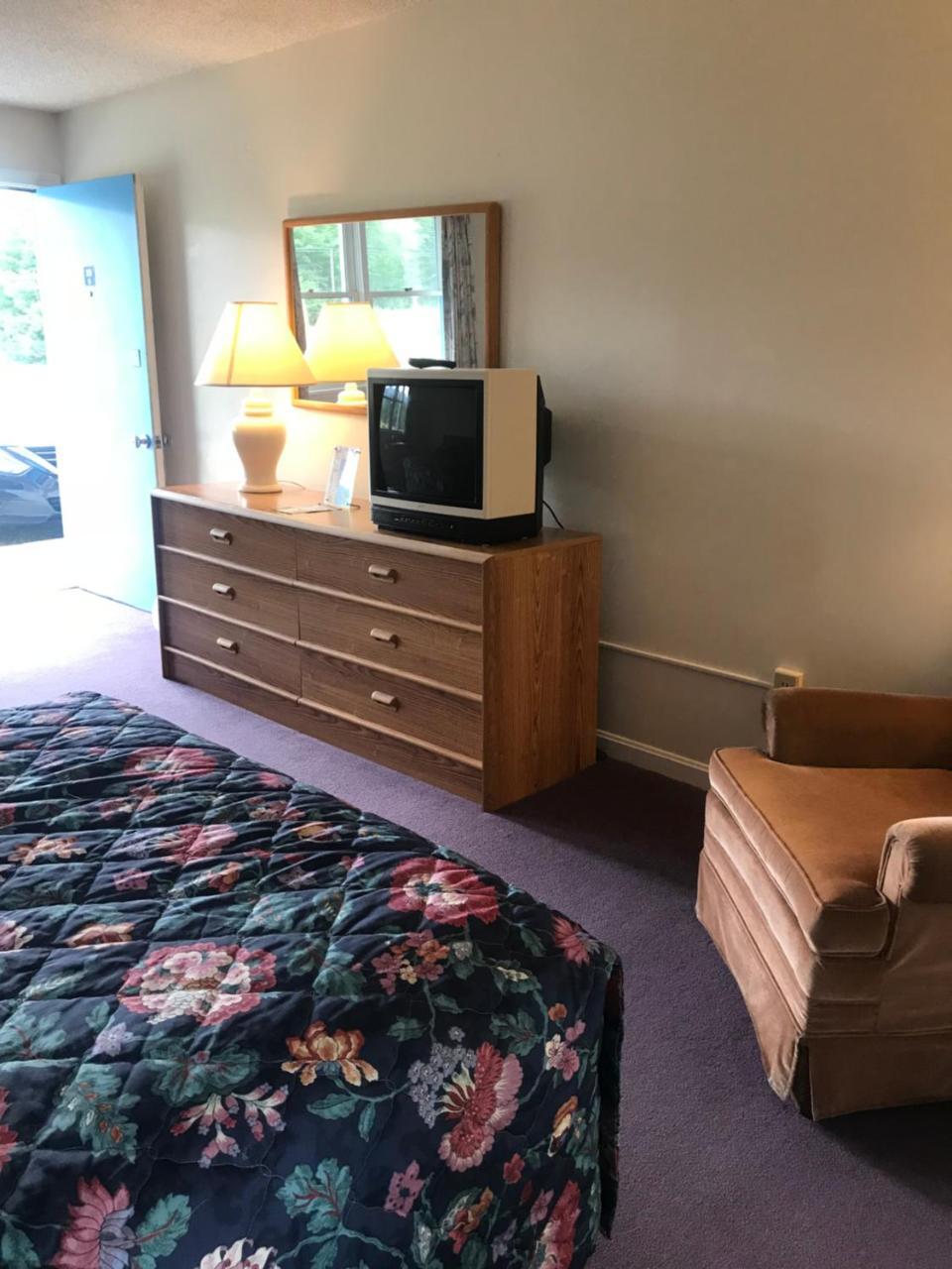 Four Seasons Motor Inn Twin Mountain Екстериор снимка